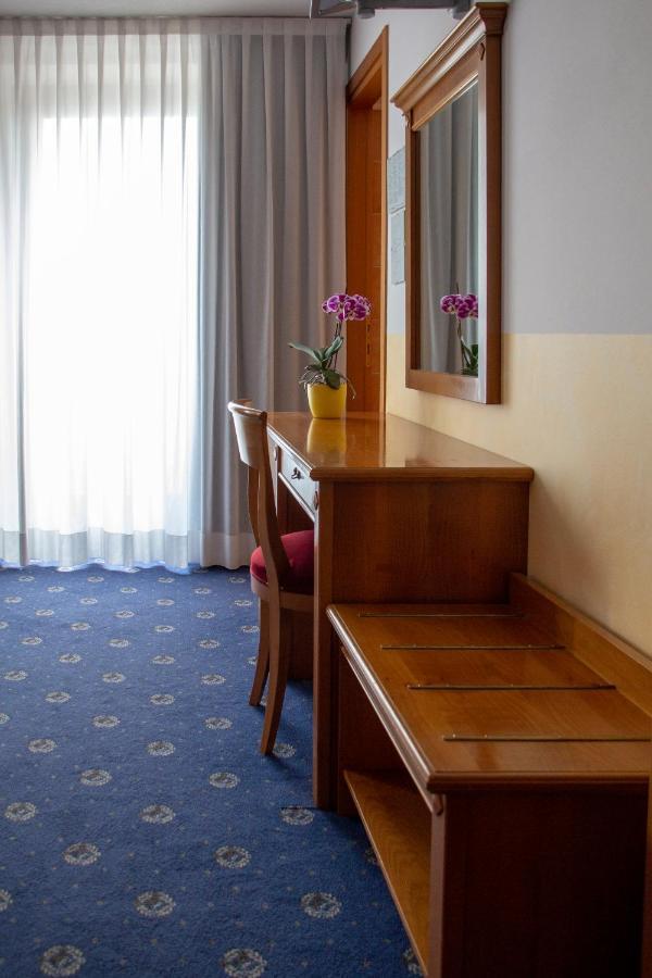 Hotel Ristorante Centrale Rovere Veronese Exteriér fotografie