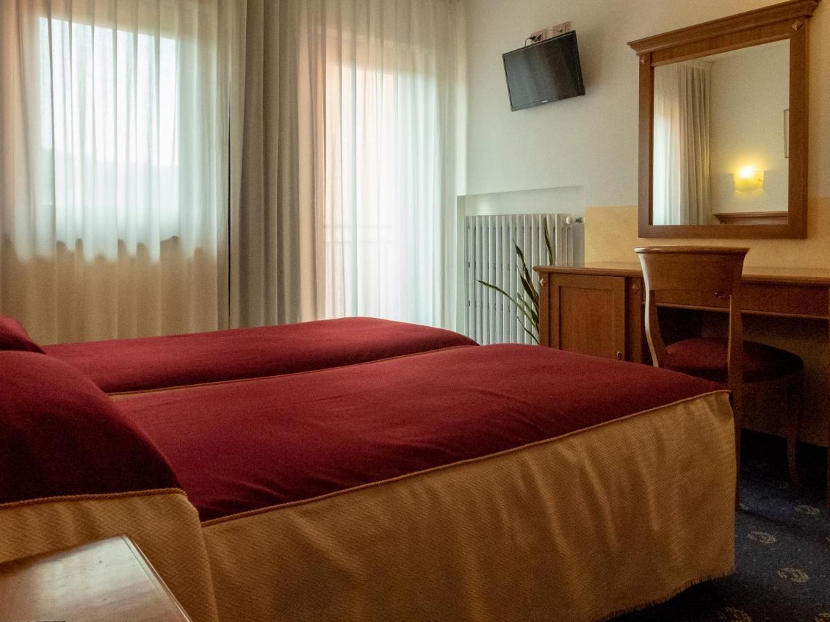 Hotel Ristorante Centrale Rovere Veronese Exteriér fotografie